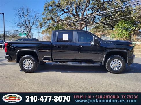 Used 2021 Chevrolet Silverado 2500 LT w/ Convenience Package image 6
