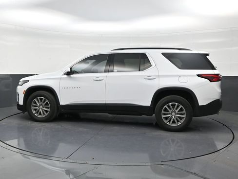 Used 2023 Chevrolet Traverse LT FWD image 2