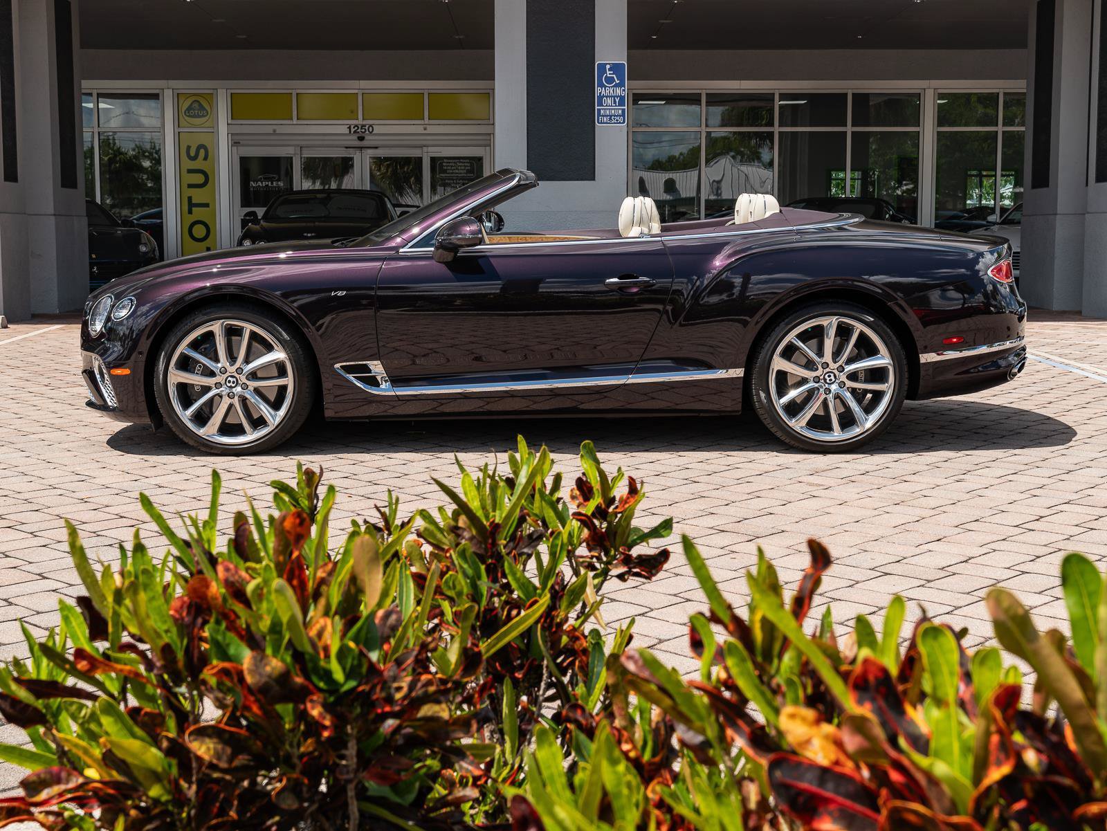 Used 2022 Bentley Continental GT Mulliner AWD/4WD image 35