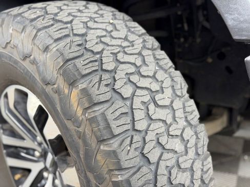 Used 2019 Ford F150 Raptor w/ Equipment Group 801A Mid AWD/4WD image 5