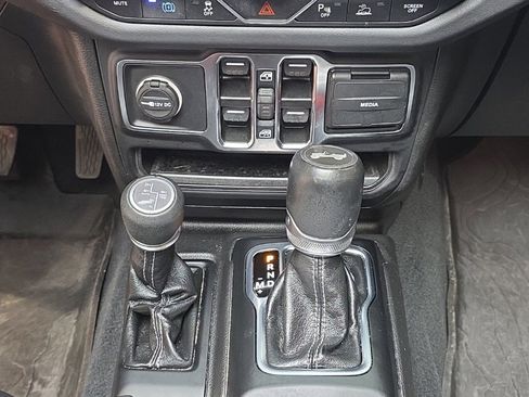 Used 2024 Jeep Wrangler High Altitude image 31