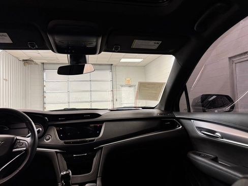 Used 2024 Cadillac XT6 Luxury w/ LPO, Floor Liner Package FWD image 25