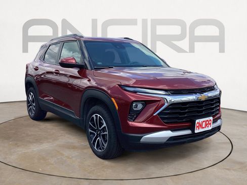 Used 2025 Chevrolet TrailBlazer LT AWD/4WD image 7