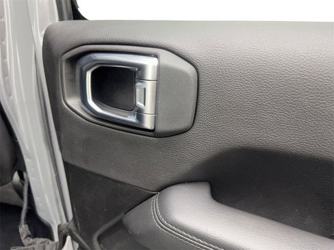 Used 2023 Jeep Wrangler Altitude image 42