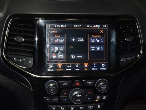 Used 2020 Jeep Grand Cherokee High Altitude image 18