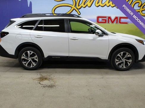 Used 2022 Subaru Outback Limited AWD/4WD image 1