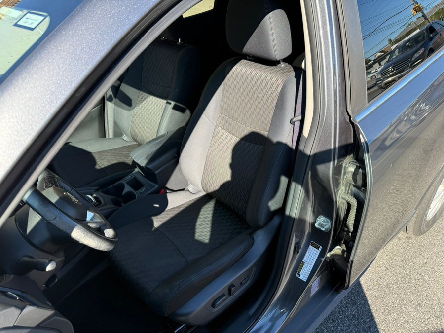 Used 2018 Nissan Rogue SV AWD/4WD image 7