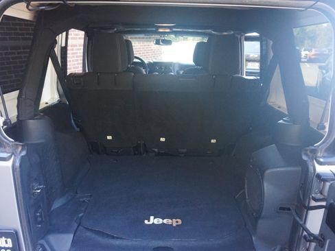 Used 2013 Jeep Wrangler Unlimited Sahara w/ Connectivity Group image 18