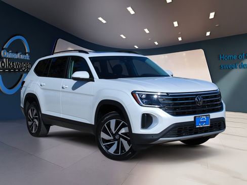 New 2026 Volkswagen Atlas SE FWD image 1