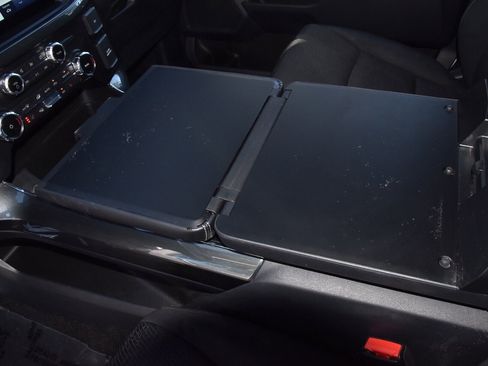 Certified 2022 Ford F150 XLT w/ Equipment Group 302A High image 31