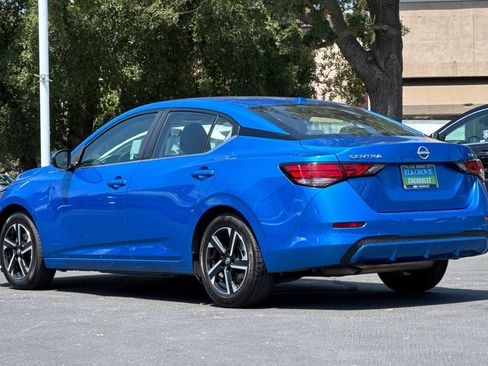 Used 2024 Nissan Sentra SV FWD image 5