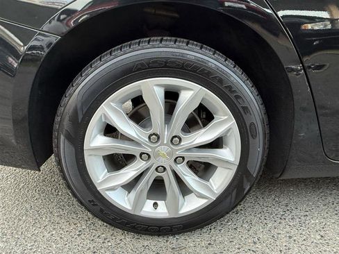 Used 2020 Chevrolet Malibu LT image 14