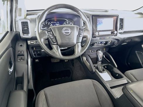 Used 2022 Nissan Frontier SV image 18