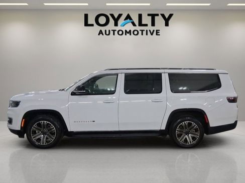 Used 2024 Jeep Wagoneer L Series II w/ Flexible Seating Group image 2