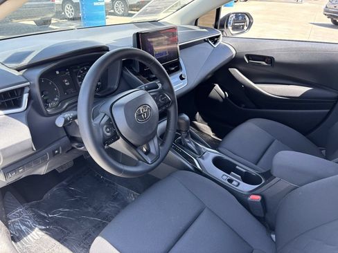 Used 2025 Toyota Corolla LE FWD image 16