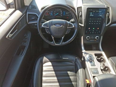 Used 2023 Ford Edge SEL image 11