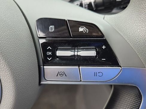 Used 2024 Hyundai Elantra SEL FWD image 24