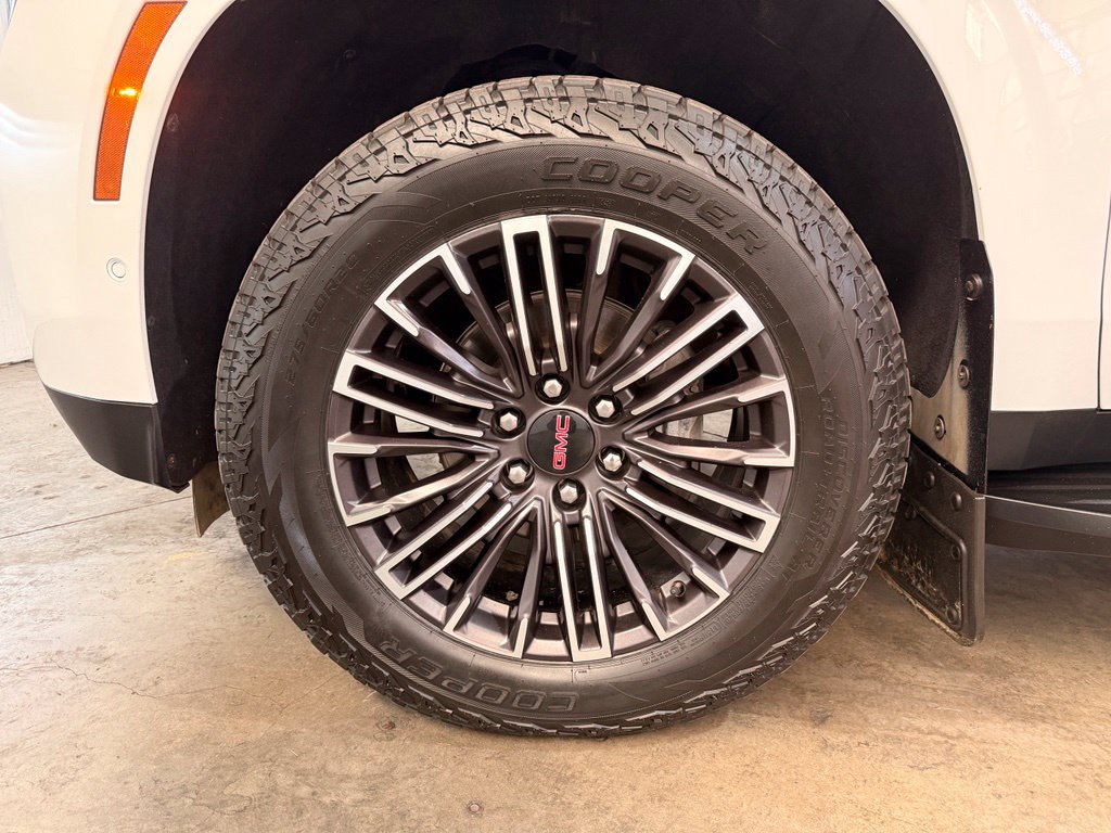 Certified 2025 GMC Yukon XL Elevation AWD/4WD image 17