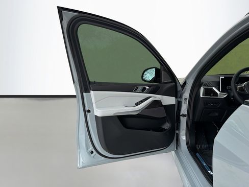 New 2026 BMW X5 xDrive50e w/ M Sport Package image 23