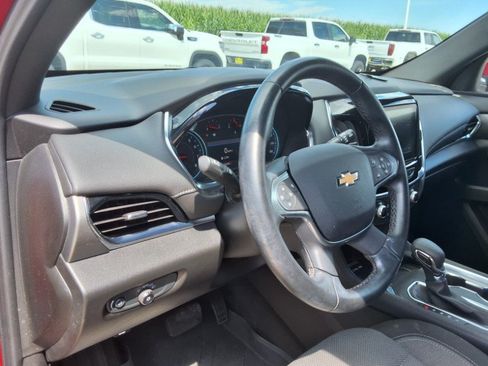 Used 2023 Chevrolet Traverse LT FWD image 10
