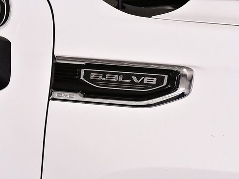 Used 2025 GMC Sierra 1500 SLT image 10