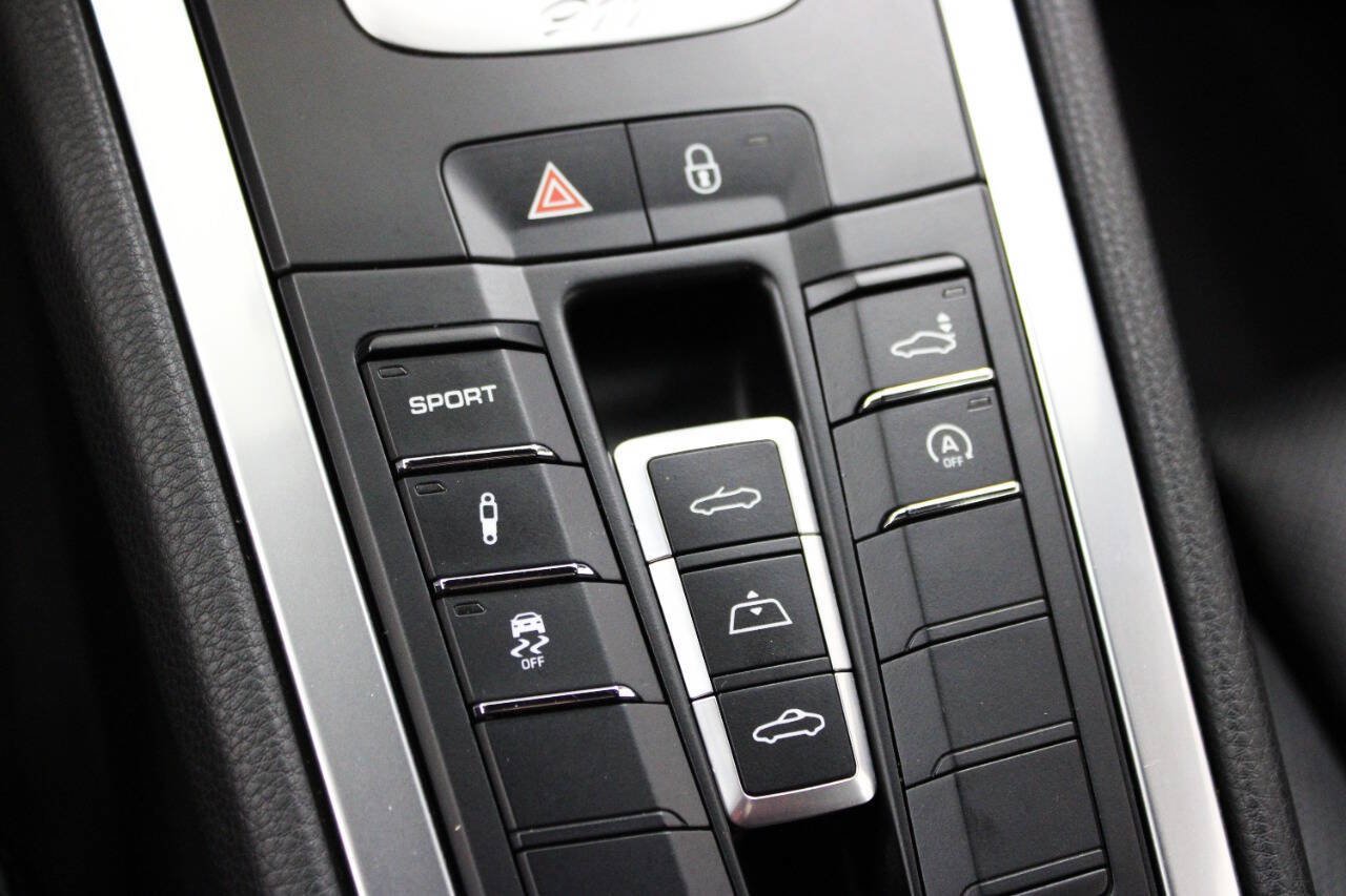 Used 2017 Porsche 911 Carrera image 26
