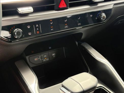New 2026 Kia Sorento LX FWD image 24