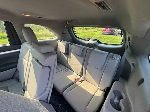 Used 2015 Toyota Highlander XLE AWD/4WD image 18