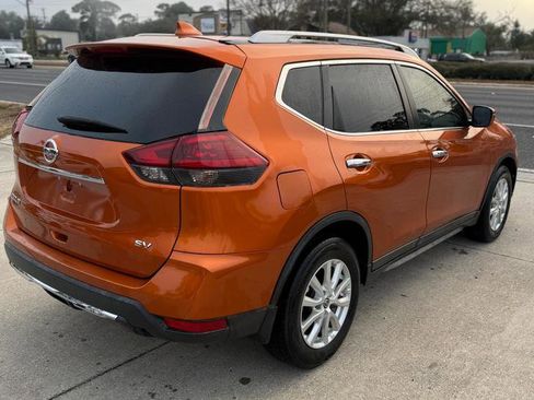 Used 2018 Nissan Rogue SV FWD image 4