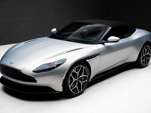 Used 2019 Aston Martin DB11 Volante RWD image 5