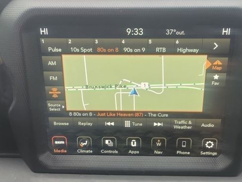 Used 2022 Jeep Wrangler Unlimited Sahara image 22