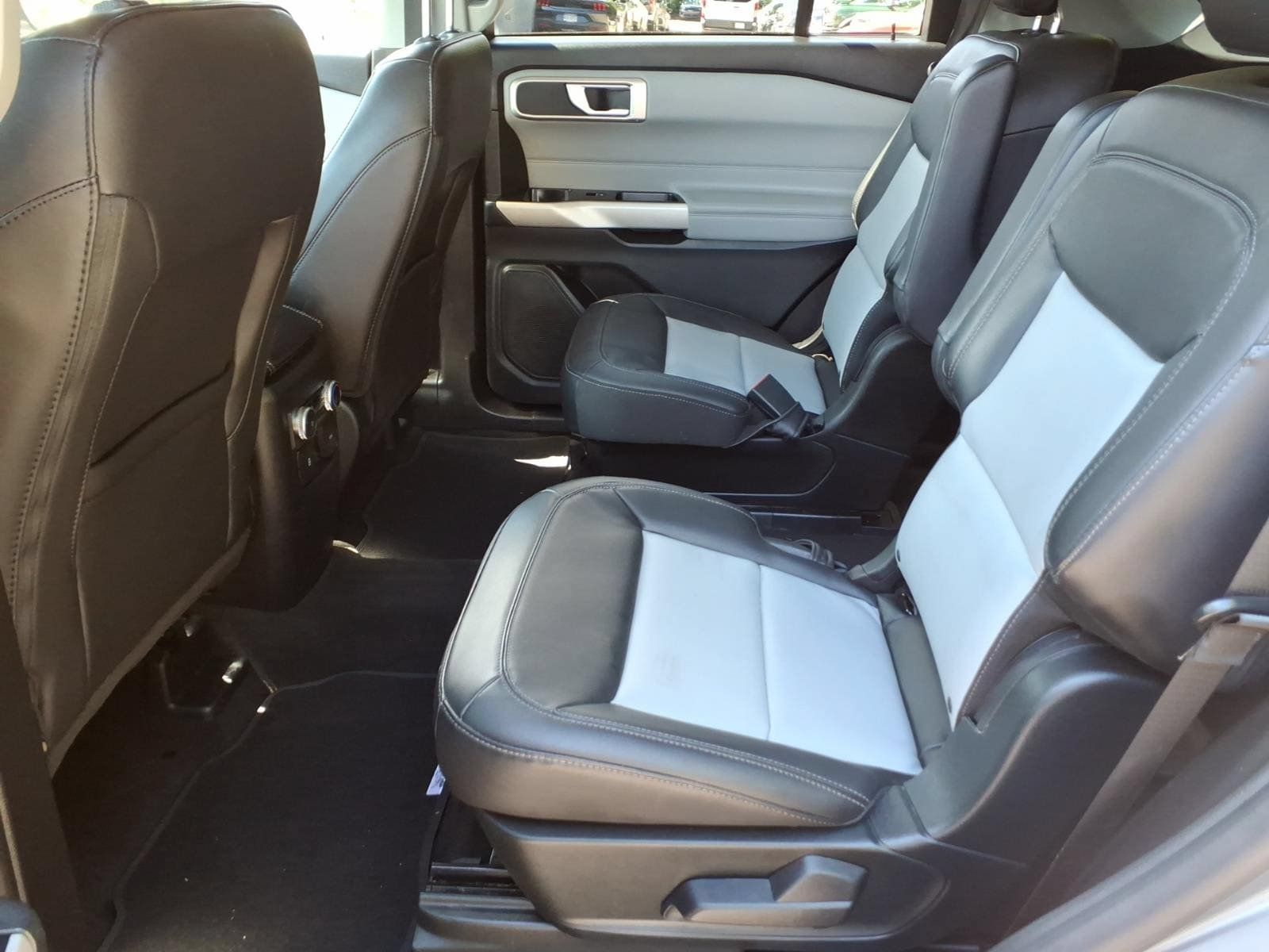 Certified 2023 Ford Explorer XLT w/ Equipment Group 202A AWD/4WD image 23