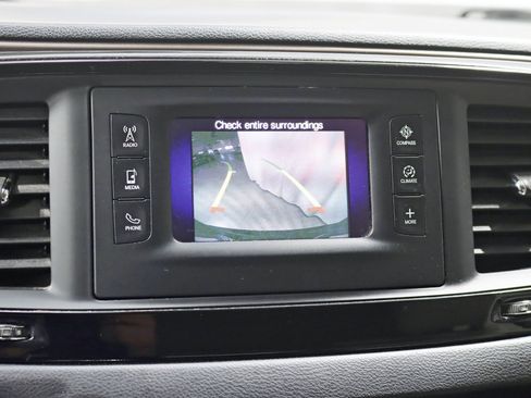 Used 2017 Chrysler Pacifica Touring image 17