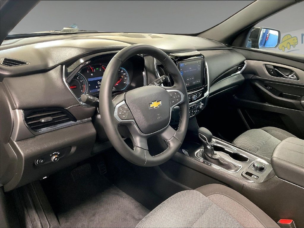 Used 2023 Chevrolet Traverse LT AWD/4WD image 8
