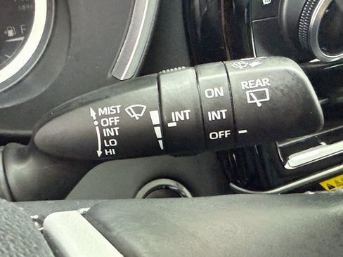 Used 2023 Toyota Highlander XLE image 13