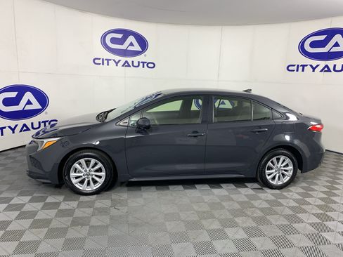 Used 2024 Toyota Corolla LE w/ LE Convenience Package FWD image 6