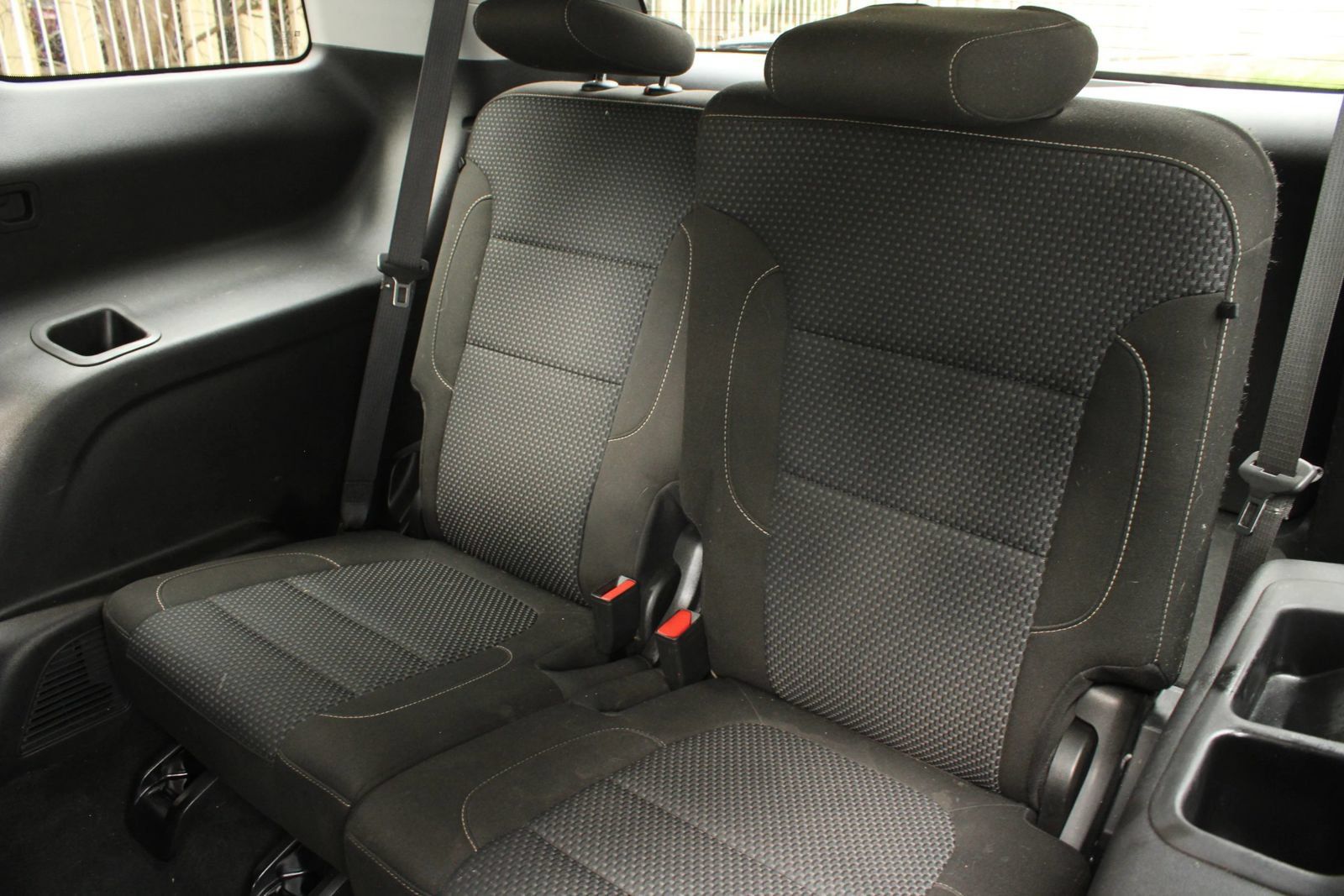 Used 2020 GMC Acadia SLE w/ Driver Convenience Package FWD image 21