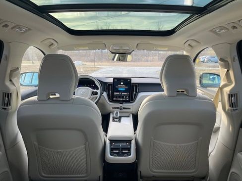 New 2026 Volvo XC60 B5 Ultra w/ Climate Package AWD/4WD image 11