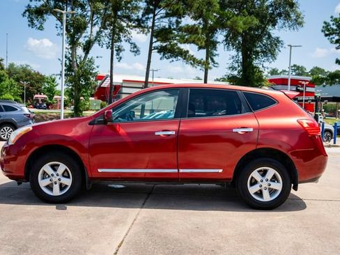 Used 2013 Nissan Rogue S w/ Special Edition Pkg FWD image 2