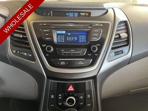Used 2015 Hyundai Elantra SE FWD image 8