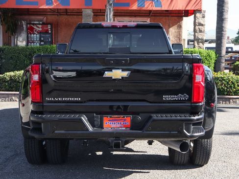 Used 2024 Chevrolet Silverado 3500 High Country w/ High Country Premium Package AWD/4WD image 7