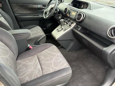 Used 2013 Scion xB FWD image 6