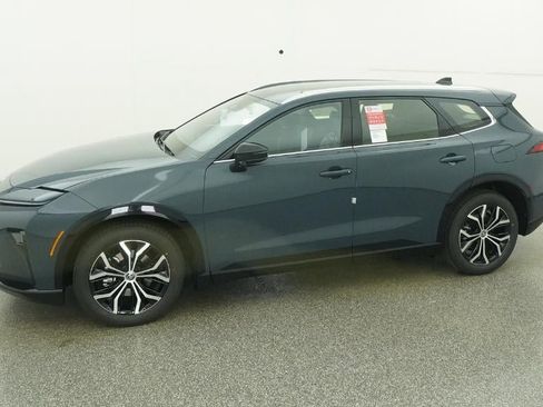 New 2026 Toyota Crown Signia image 2