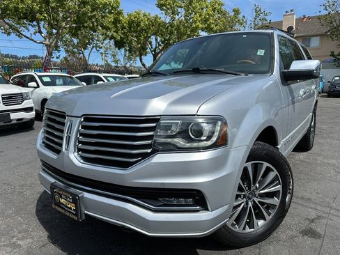Used 2015 Lincoln Navigator 4WD image 1