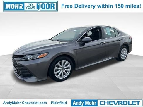Used 2018 Toyota Camry LE image 2