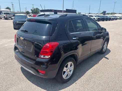 Used 2017 Chevrolet Trax LT w/ LT Convenience Package FWD image 7