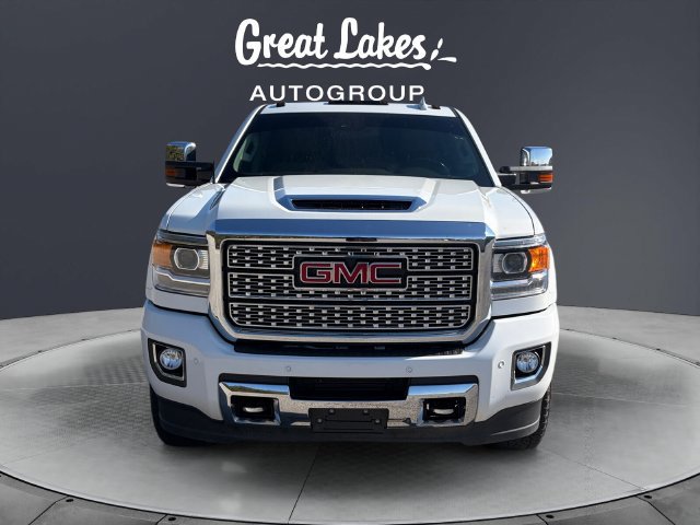 Used 2019 GMC Sierra 2500 Denali w/ Duramax Plus Package AWD/4WD image 8