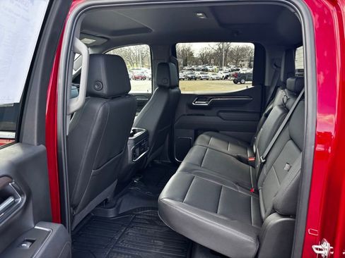Used 2025 GMC Sierra 1500 SLT w/ SLT Premium Plus Package image 29