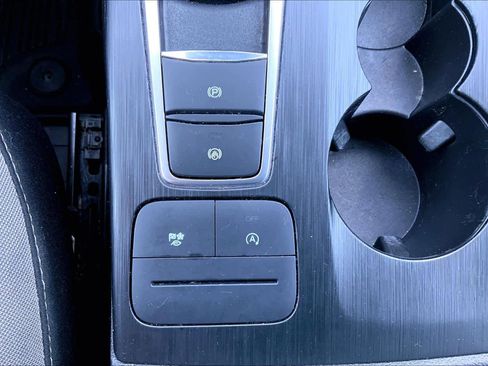 Used 2022 Ford Escape SE image 36