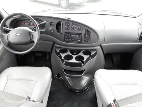 Used 2006 Ford E-350 and Econoline 350 XL image 20